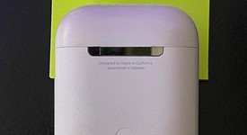 Used
													Apple AirPods 2nd Gen - Lightning Case, photo 3 of 5