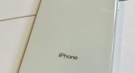 Mint
													Apple iPhone 8 - T-Mobile, Silver, 64 GB, A1905, GSM, photo 2 of 4