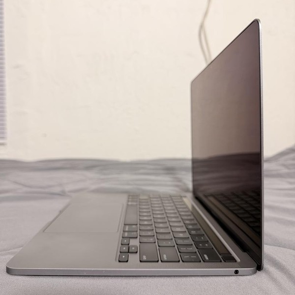 MacBook Pro 2020 - 13 inch - 256 GB, Gray, 8 GB, Apple M1