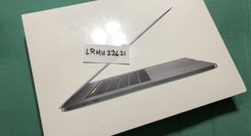 New
													MacBook Pro 2018 (With Touch Bar) - 15" - I7, Gray, 512 GB, 16 GB, photo 2 of 5