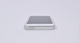 Good
													Apple iPhone 5 - Unlocked, White, 64 GB, A1428, photo 5 of 7