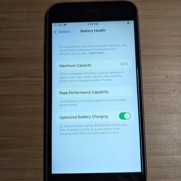 Apple iPhone 6S - Unlocked, 32 GB, Grey, A1688