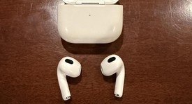 Used
													Apple AirPods 3rd Gen - MagSafe Case, photo 3 of 6