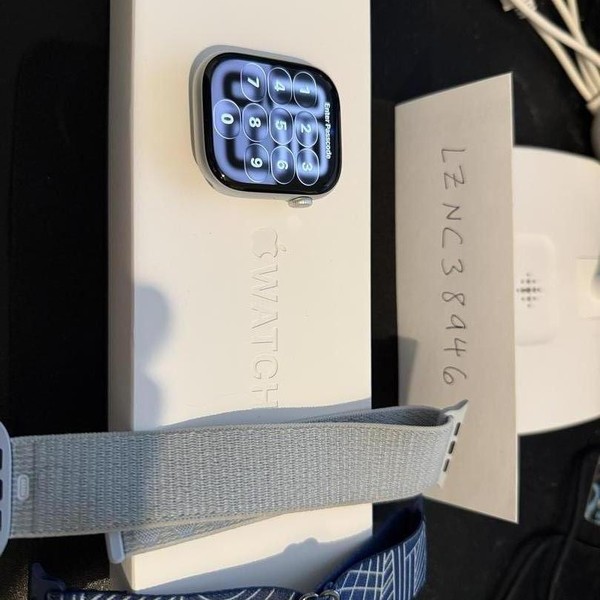 Apple Watch Series 10 46mm - Silver, A2999 - GPS, Aluminum