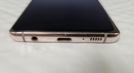 Good
													Samsung Galaxy S10 Plus - Verizon, Ceramic White, 512 GB, 8 GB, SM-G975U, photo 3 of 6