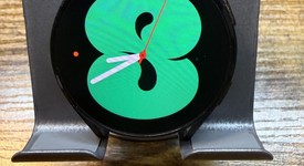 Good
													Samsung Galaxy Watch4 - Unlocked, Black, 40mm, photo 1 of 6