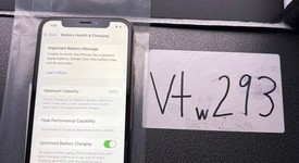 Good
													Apple iPhone Xs - Unlocked, Gold, 64 GB, A1920, photo 1 of 7