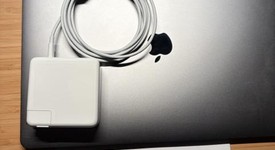 Good
													MacBook Pro 2017 (With Touch Bar) - 15" - I7, Silver, 256 GB, 16 GB, photo 3 of 10