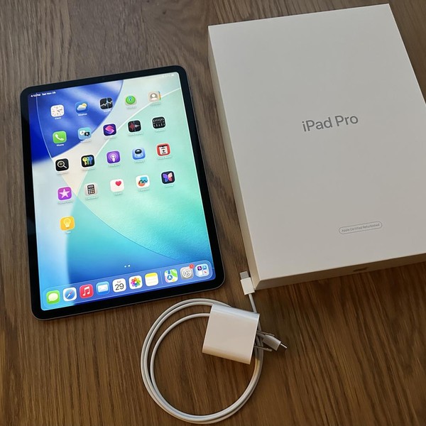 Apple iPad Pro 11 inch 2018 - Wi-Fi, 64 GB, Gray, A1980