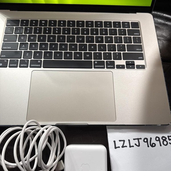 MacBook Air 2024 (M3) - 15 inch - 1 TB, Silver, 16 GB, Apple M3, 10-core GPU