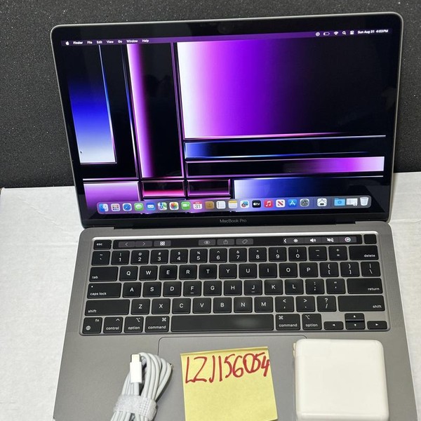 MacBook Pro 2022 - 13 inch - 512 GB, Gray, 8 GB, Apple M2