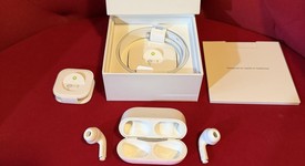 Used
													Apple AirPods Pro 2 - Lightning, photo 3 of 3