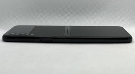 Good
													Samsung Galaxy Z Flip3 5G - Unlocked, Black, 128 GB, 8 GB, SM-F711U1, photo 2 of 3