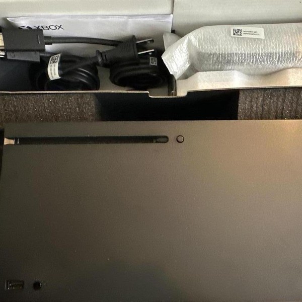 Xbox Series X (2020) - 1 TB, Black, standard