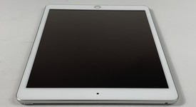 Good
													Apple iPad 8th Gen - Unlocked, Silver, 32 GB, A2428, photo 4 of 7