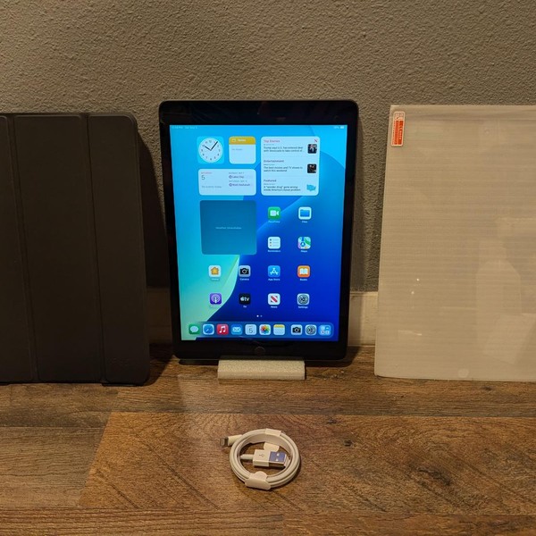 Apple iPad (7th Gen) - Wi-Fi, 32 GB, Gray, A2197
