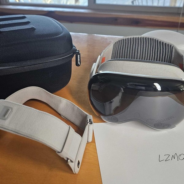 Apple Vision Pro - 256 GB