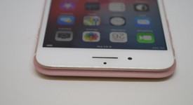 Good
													Apple iPhone 7 Plus - Unlocked, Rose Gold, 32 GB, A1661, photo 4 of 12