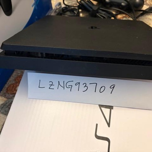 PlayStation 4 Slim - Black, 1 TB