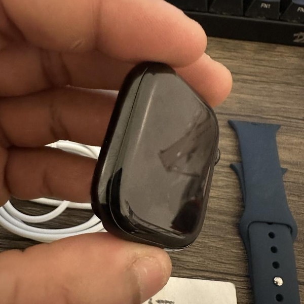 Apple Watch Series 10 42mm - Black, A2997 - GPS, Aluminum