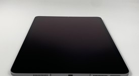 Good
													Apple iPad Pro 12.9" 6th Gen 2022 - Unlocked, Silver, 2 TB, photo 4 of 7