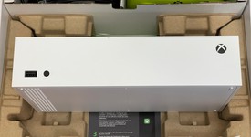 Mint
													Xbox Series S (2020) - White, 512 GB, photo 1 of 2