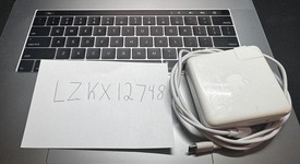 Good
													MacBook Pro 2018 (With Touch Bar) - 15" - I7, Gray, 1 TB, 32 GB, photo 2 of 7