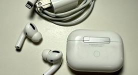 Used
													Apple AirPods Pro 1st Gen - MagSafe Case, photo 1 of 6