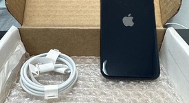 Mint
													Apple iPhone SE 3rd Gen 2022 - Unlocked, Midnight, 64 GB, A2595, photo 2 of 6