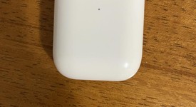 Used
													Apple AirPods 2nd Gen - Lightning Case, photo 3 of 3