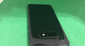 Good
													Samsung Galaxy S10e - Unlocked Non-US, Black, 128 GB, 6 GB, SM-G970W, photo 3 of 3