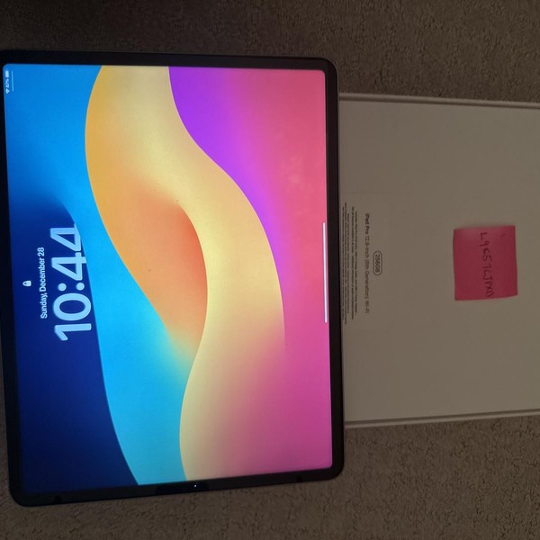 Apple iPad Pro 12.9 inch 6th Gen 2022 - Wi-Fi, 256 GB, Gray