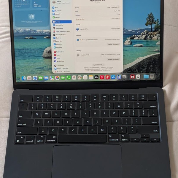 MacBook Air 2022 (M2) - 13 inch - 256 GB, Midnight, 8 GB, Apple M2