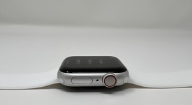 Good
													Apple Watch Series 6 40mm - Unlocked, Silver, A2293 - Cellular, Aluminum, photo 6 of 6