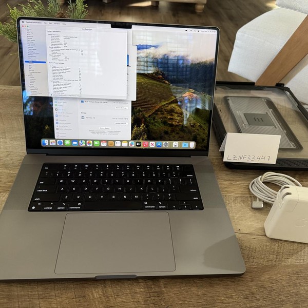 MacBook Pro 2023 - 16 inch - 8 TB, Gray, 96 GB, Apple M2 Max