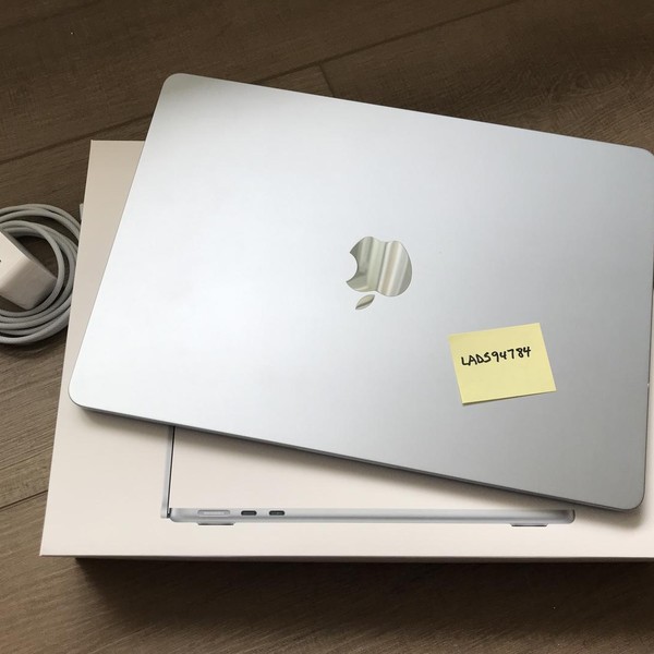 MacBook Air 2025 (M4) - 13 inch - 512 GB, Sky Blue, 16 GB, Apple M4