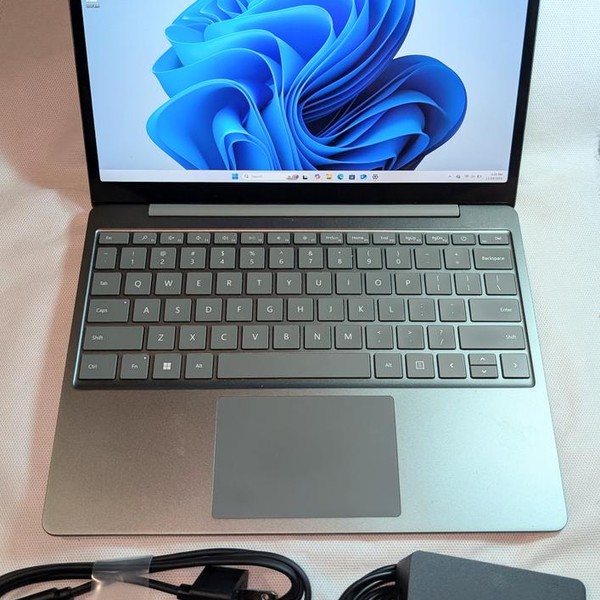 Microsoft Surface Laptop Go 2 - I5, Platinum, 128 GB, 8 GB