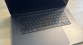 Mint
													MacBook Pro Late 2023 (M3) - 16" - Apple M3 Max 14-core, Black, 2 TB, 36 GB, 30-core GPU, photo 5 of 10
