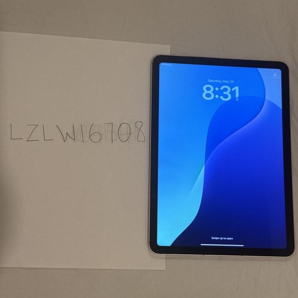 Apple iPad Air 5th Gen - Unlocked, 256 GB, Pink, A2589