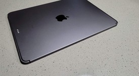 Good
													Apple iPad Pro 11" 2018 - Unlocked, Gray, 256 GB, A2013, photo 5 of 7