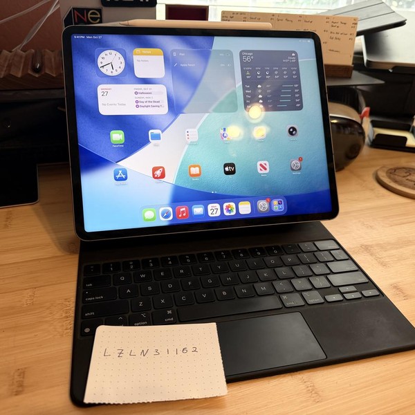 Apple iPad Pro 12.9 inch 6th Gen 2022 - Unlocked, 1 TB, Gray