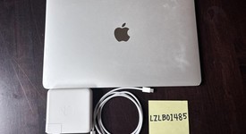 Fair
													MacBook Pro 2017 (No Touch Bar) - 13" - I5, Silver, 256 GB, 8 GB, photo 1 of 26