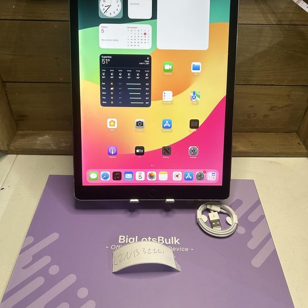 Apple iPad Pro 12.9 inch (2nd Gen) - Unlocked, 512 GB, Gray