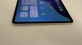 Good
													Apple iPad Pro 12.9" 4th Gen 2020 - Unlocked, Silver, 256 GB, A2069, photo 3 of 6