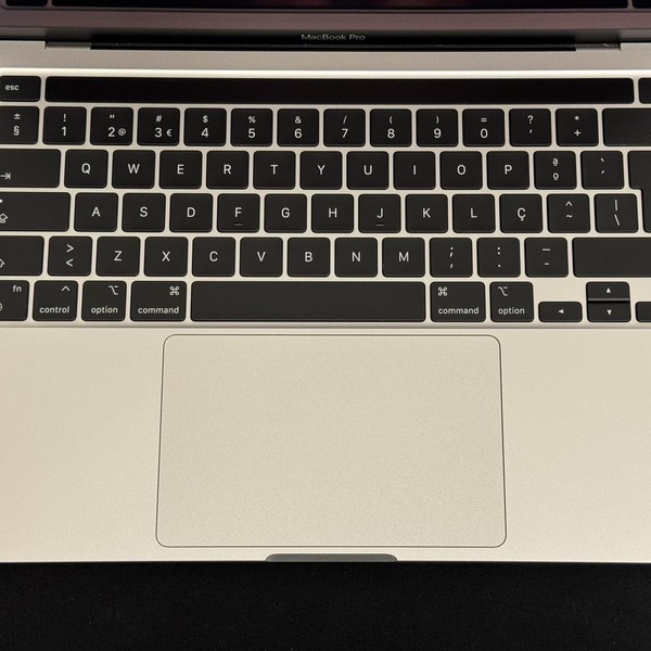 MacBook Pro 2022 - 13 inch - 256 GB, Silver, 8 GB, Apple M2
