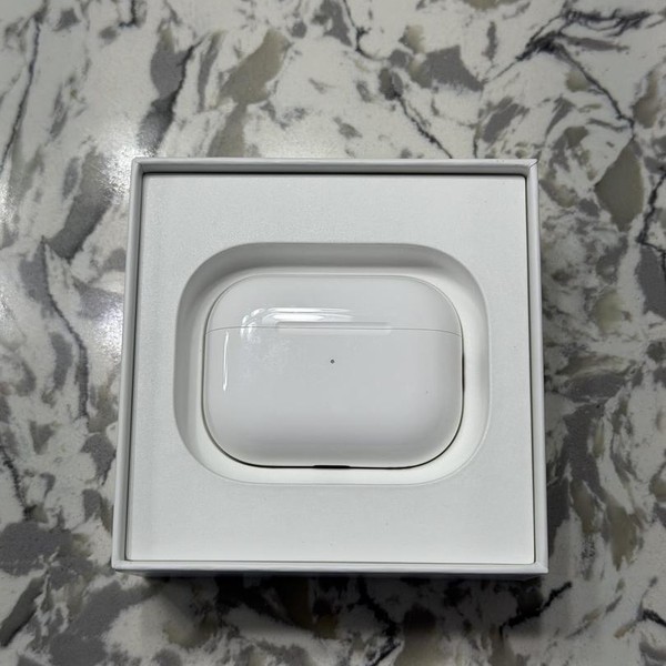 Apple AirPods Pro 2 - Lightning