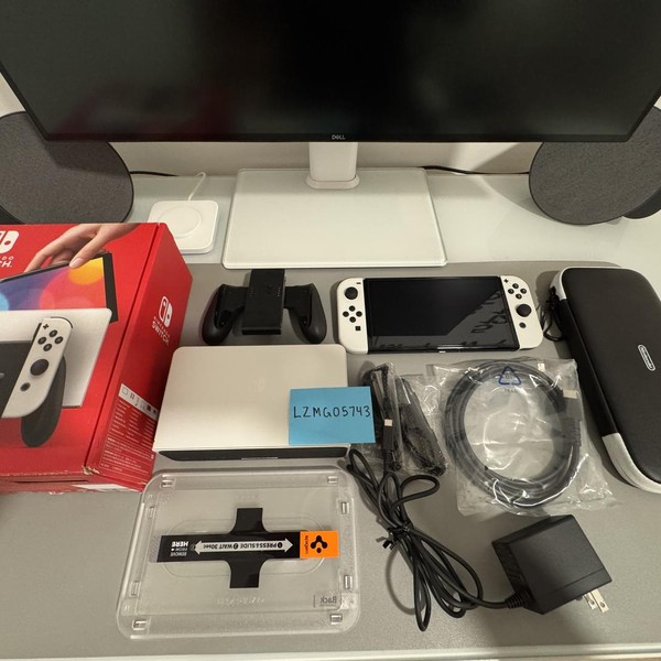 Nintendo Switch - OLED - 64 GB, White