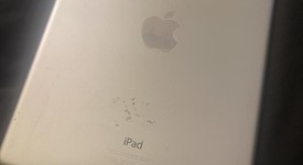 Good
													Apple iPad 9th Gen - Unlocked, Silver, 64 GB, A2603, photo 3 of 4