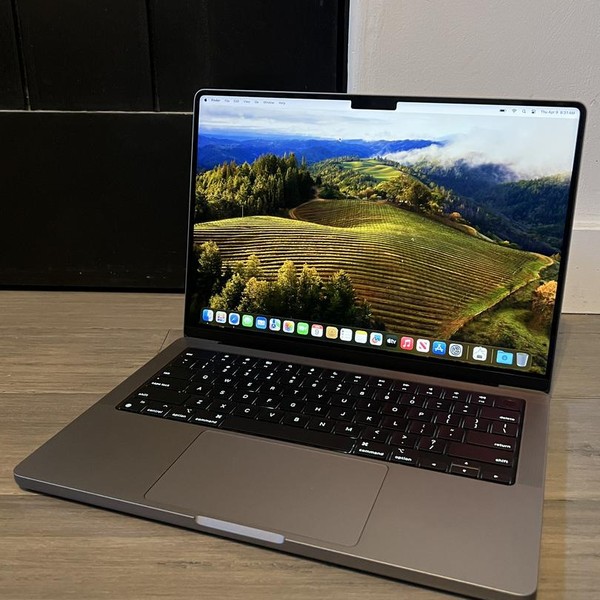 MacBook Pro Late 2023 (M3) - 14 inch - 512 GB, Gray, 8 GB, Apple M3, 10-core GPU