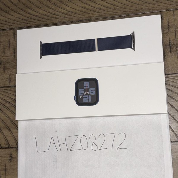 Apple Watch SE (2nd Gen) 44mm - Midnight, A2723 - GPS, Aluminum